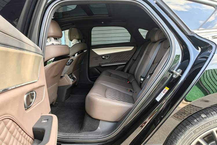 Used BYD Han 2024 EV Glory Edition 506KM Front-Wheel-Drive Premium Model Interior 3