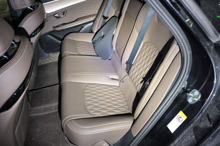 Used BYD Han 2024 EV Glory Edition 506KM Front-Wheel-Drive Premium Model Interior 4