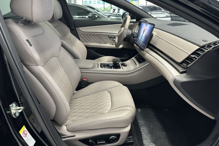 Used BYD Han 2024 EV Glory Edition 605KM Front-Wheel-Drive Premium Model Interior 4