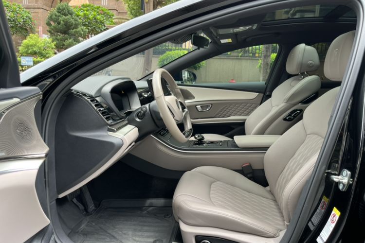 Used BYD Han 2024 EV Glory Edition 605KM Front-Wheel-Drive Premium Model Interior 4