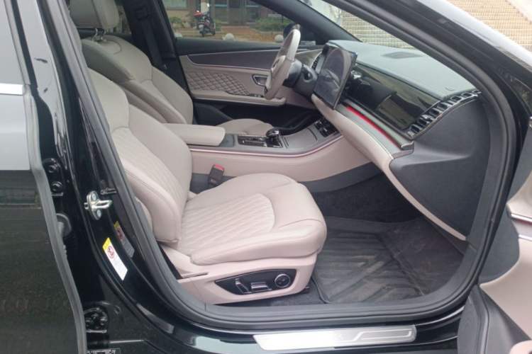 Used BYD Han 2024 DM-i Glory Edition 121KM Premium Model Interior 4
