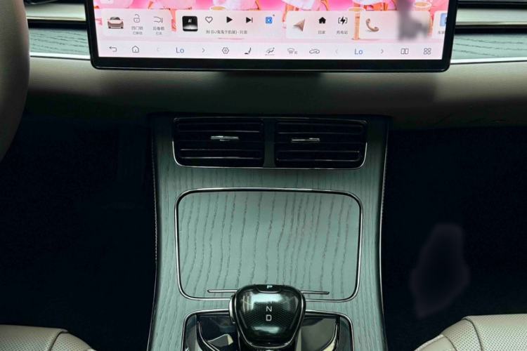 Used BYD Han 2024 DM-i Glory Edition 121KM Premium Model Interior 4