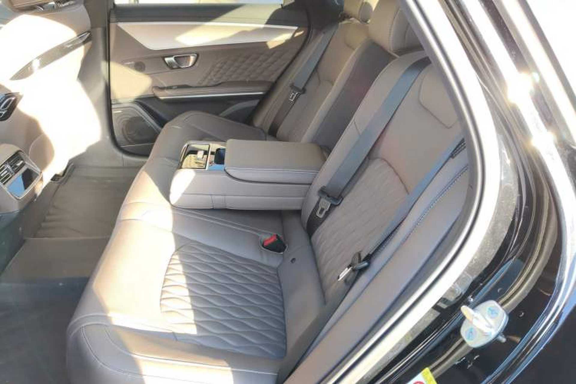 Used BYD Han 2024 EV Glory Edition 605KM Front-Wheel-Drive Premium Model Interior 4