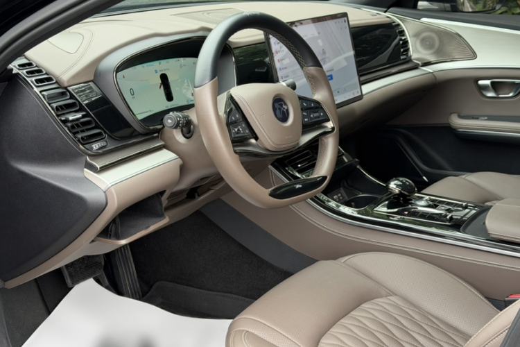 Used BYD Han 2024 DM-i Glory Edition 121KM Elite Model Interior 5