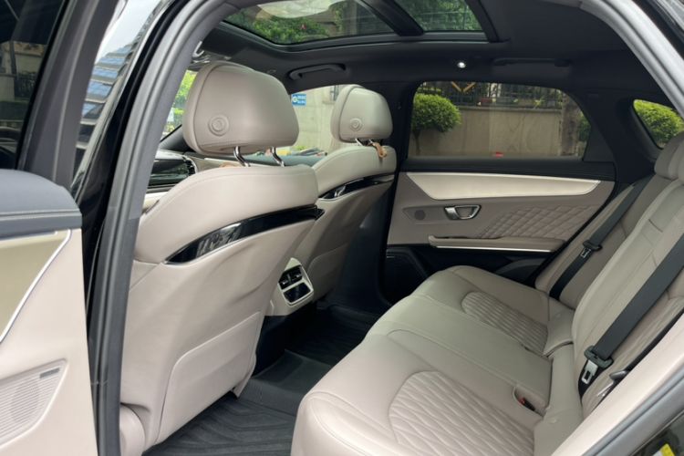 Used BYD Han 2024 EV Glory Edition 605KM Front-Wheel-Drive Premium Model Interior 6