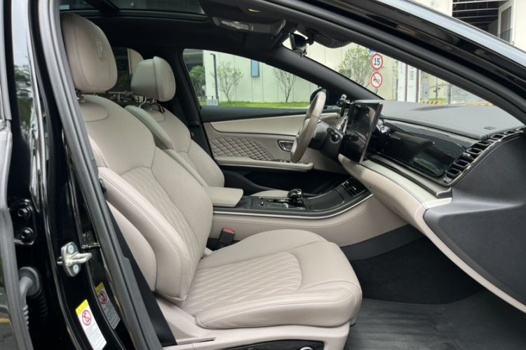 Used BYD Han 2024 EV Glory Edition 605KM Front-Wheel-Drive Premium Model Interior 8