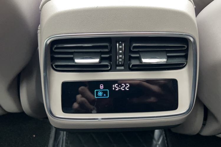Used BYD Han 2024 DM-i Glory Edition 200KM Flagship Model Interior 9