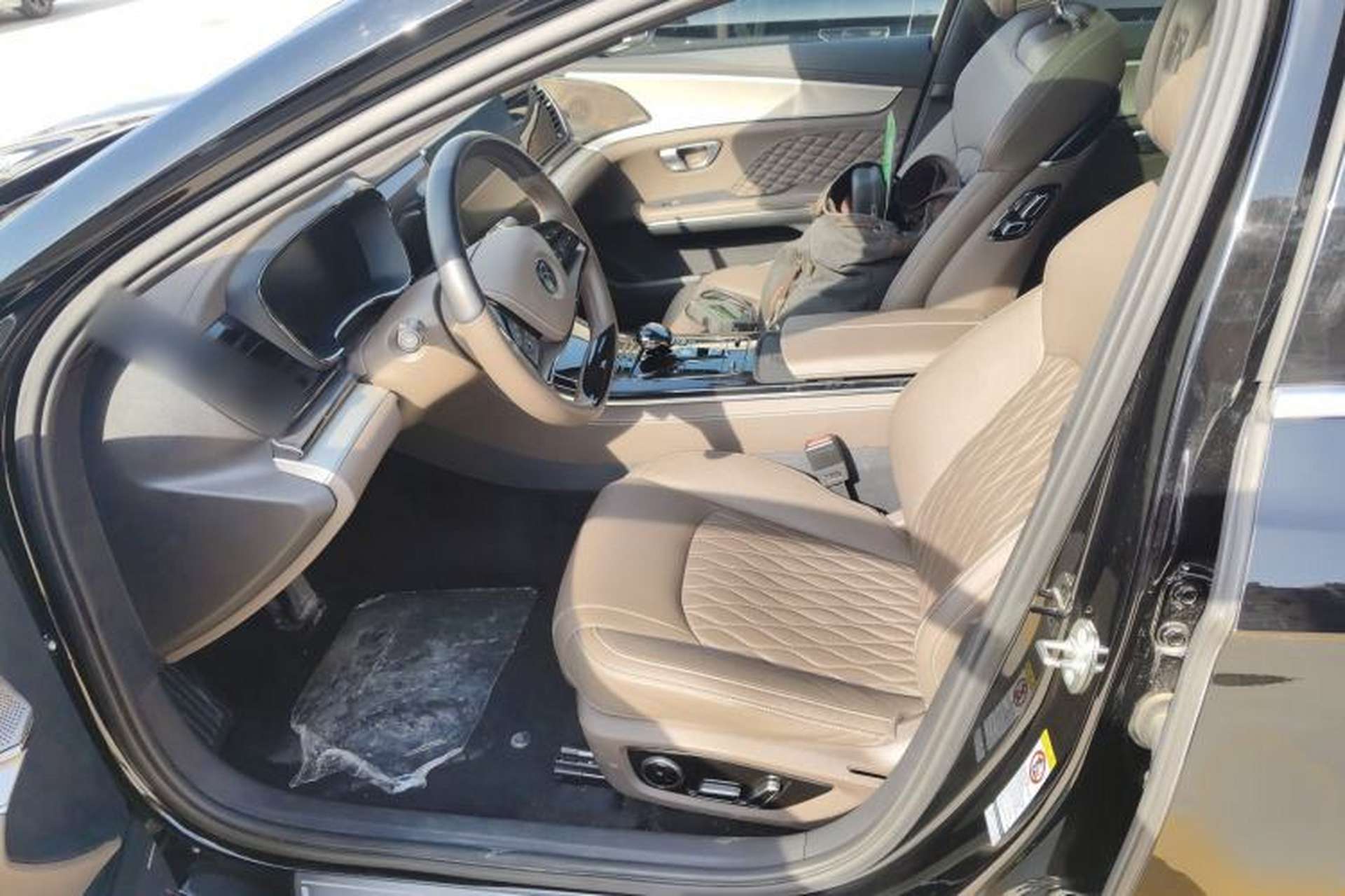 Used BYD Han 2024 EV Glory Edition 605KM Front-Wheel-Drive Premium Model Left Front Seat