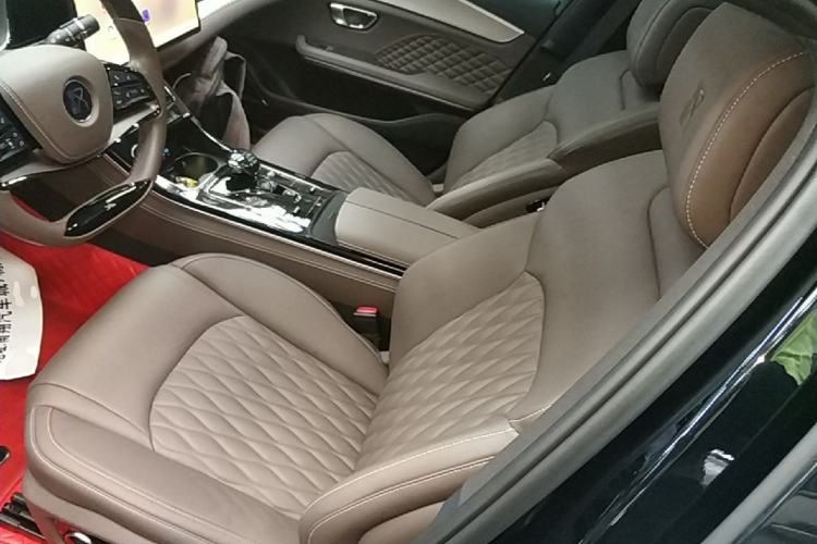 Used BYD Han 2024 DM-i Glory Edition 121KM Elite Model Left Front Seat