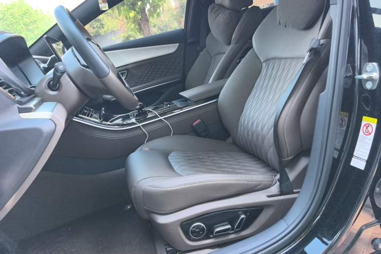 Used BYD Han 2024 DM-i Glory Edition 121KM Elite Model Left Front Seat