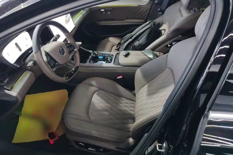 Used BYD Han 2024 DM-i Glory Edition 121KM Prestige Model Left Front Seat