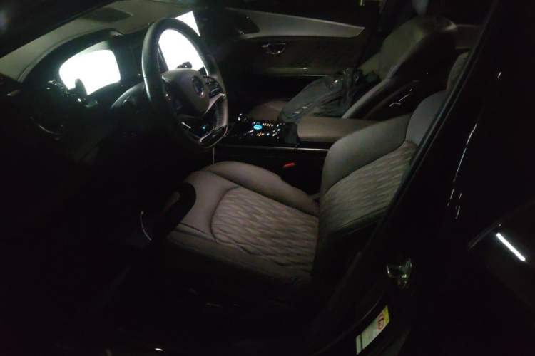 Used BYD Han 2024 EV Glory Edition 605KM Front-Wheel-Drive Premium Model Left Front Seat