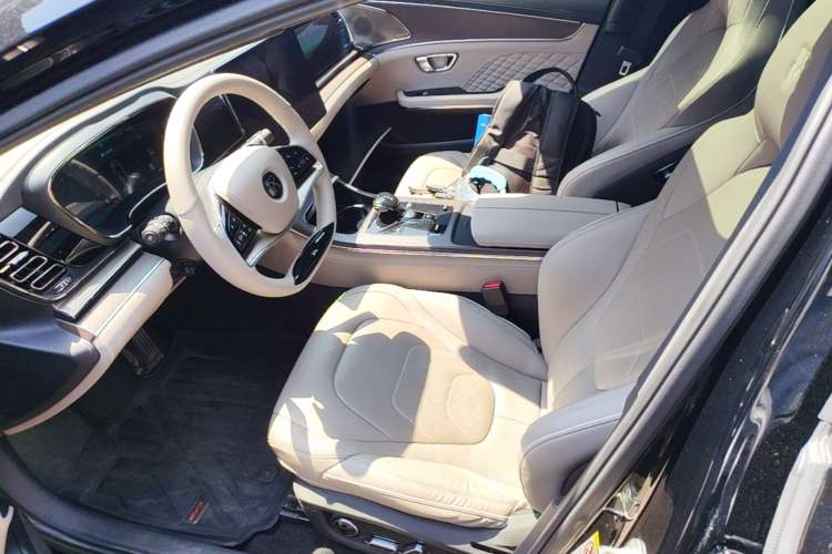Used BYD Han 2024 EV Glory Edition 610 km All-Wheel Drive "Tian Shen Zhi Jia" Intelligent Driving Model Left Front Seat