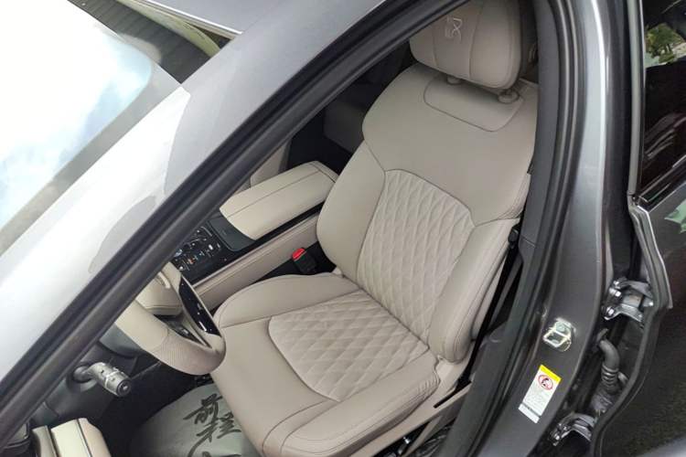 Used BYD Han 2024 EV Glory Edition 605KM Front-Wheel-Drive Premium Model Left Front Seat