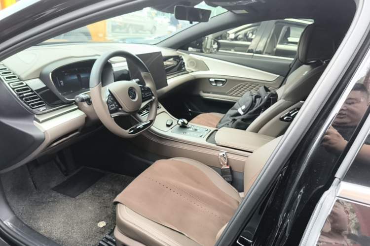 Used BYD Han 2024 DM-i Glory Edition 121KM Prestige Model Left Front Seat