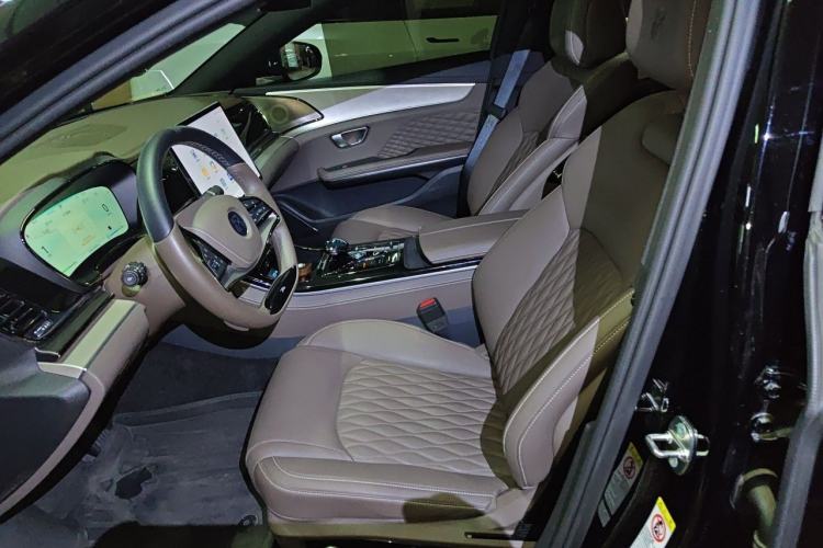 Used BYD Han 2024 DM-i Glory Edition 121KM Elite Model Left Front Seat