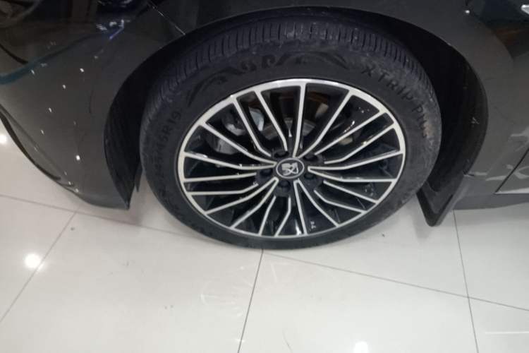 Used BYD Han 2024 EV Glory Edition 506KM Front-Wheel-Drive Premium Model Left Front Wheel Hub