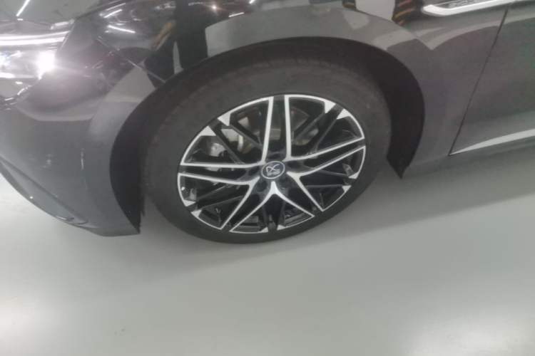 Used BYD Han 2024 EV Glory Edition 605KM Front-Wheel-Drive Premium Model Left Front Wheel Hub