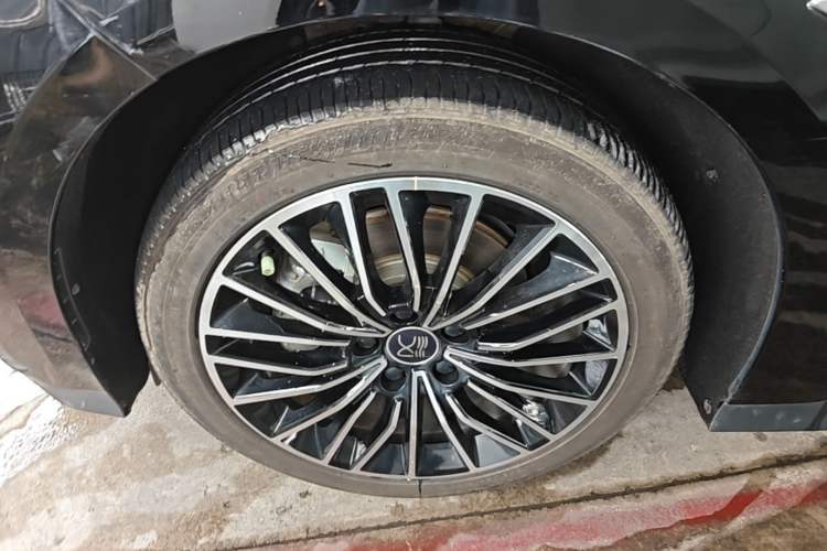 Used BYD Han 2024 EV Glory Edition 506KM Front-Wheel-Drive Premium Model Left Front Wheel Hub