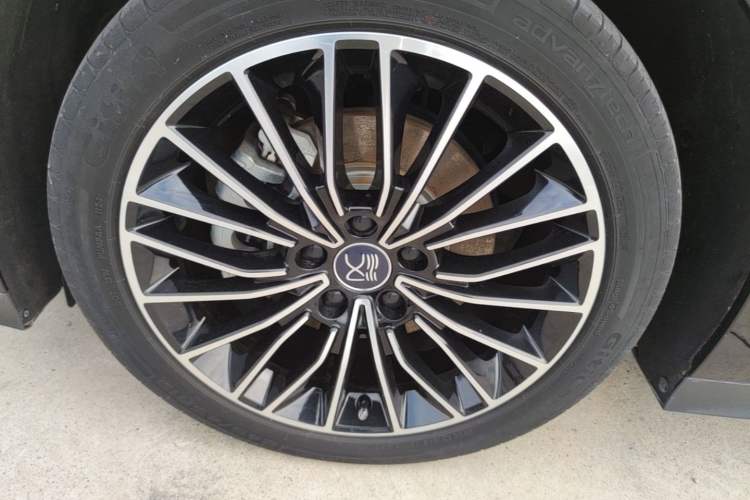 Used BYD Han 2024 EV Glory Edition 506KM Front-Wheel-Drive Premium Model Left Front Wheel Hub