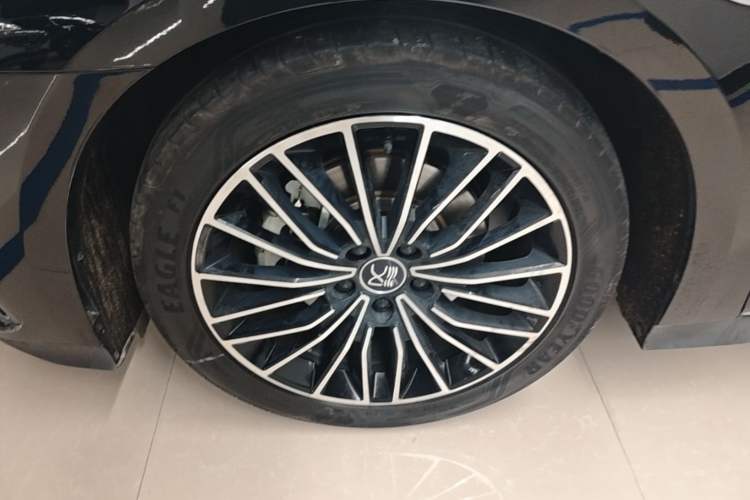 Used BYD Han 2024 DM-i Glory Edition 121KM Premium Model Left Front Wheel Hub
