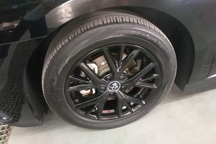 Used BYD Han 2024 DM-i Glory Edition 121KM Prestige Model Left Front Wheel Hub