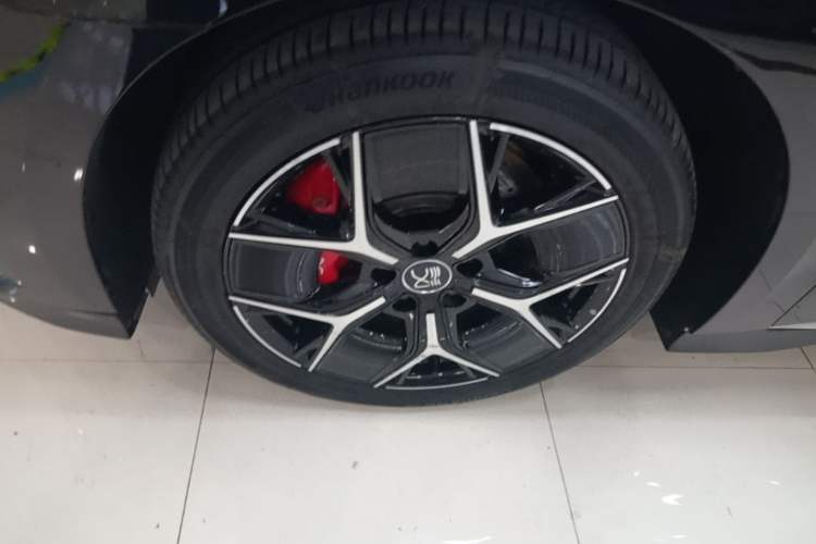 Used BYD Han 2024 DM-i Glory Edition 200KM Flagship Model Left Front Wheel Hub