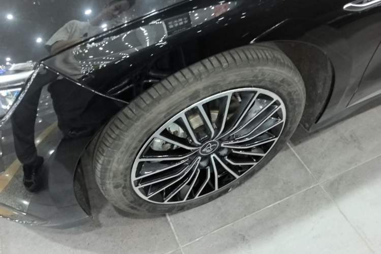 Used BYD Han 2024 EV Glory Edition 506KM Front-Wheel-Drive Premium Model Left Front Wheel Hub