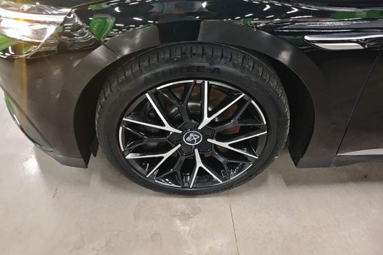 Used BYD Han 2024 EV Glory Edition 610 km All-Wheel Drive "Tian Shen Zhi Jia" Intelligent Driving Model Left Front Wheel Hub