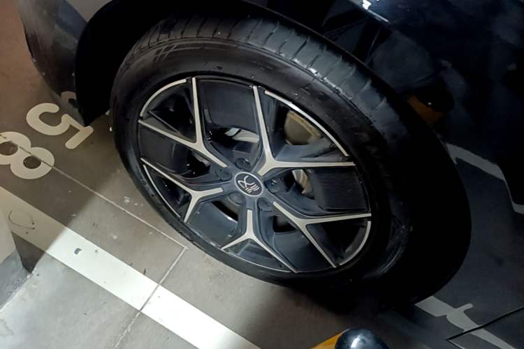 Used BYD Han 2024 EV Glory Edition 605KM Front-Wheel-Drive Premium Model Left Front Wheel Hub