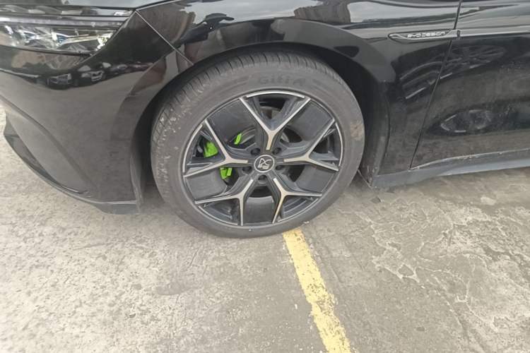 Used BYD Han 2024 EV Glory Edition 605KM Front-Wheel-Drive Premium Model Left Front Wheel Hub