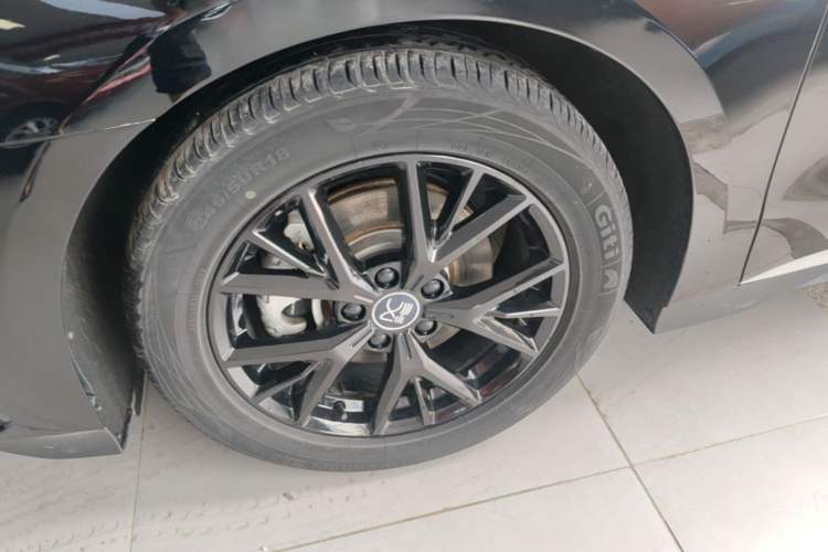 Used BYD Han 2024 DM-i Glory Edition 121KM Prestige Model Left Front Wheel Hub