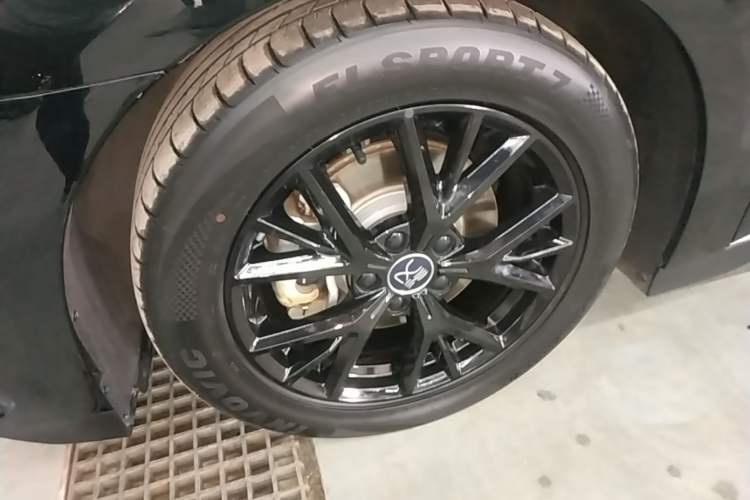 Used BYD Han 2024 DM-i Glory Edition 121KM Prestige Model Left Front Wheel Hub