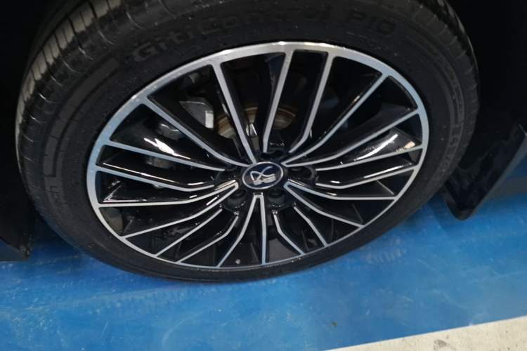 Used BYD Han 2024 EV Glory Edition 506KM Front-Wheel-Drive Premium Model Left Front Wheel Hub
