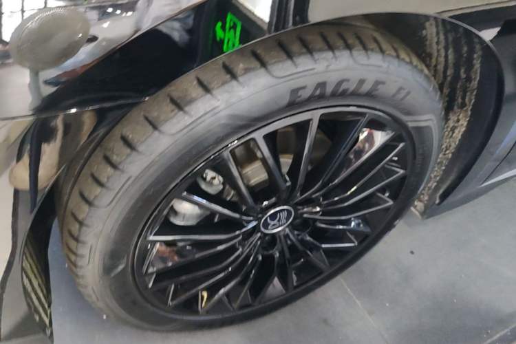 Used BYD Han 2024 DM-i Glory Edition 121KM Prestige Model Left Front Wheel Hub