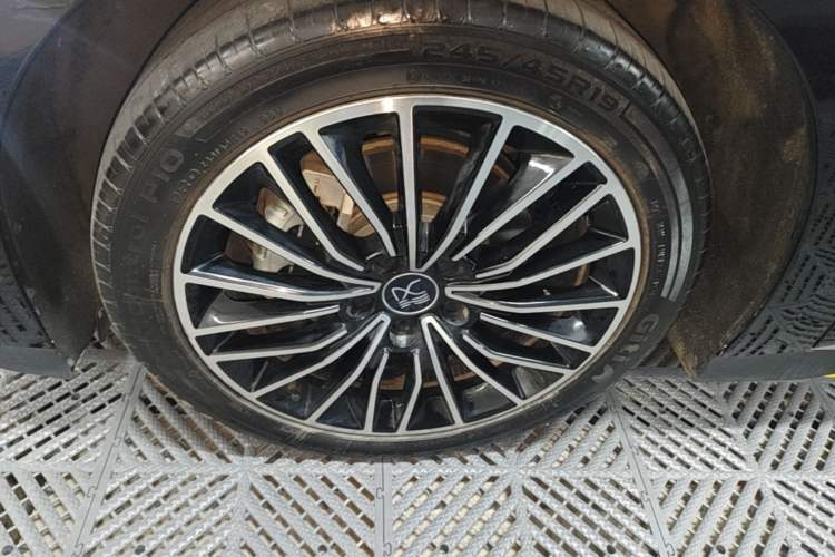 Used BYD Han 2024 EV Glory Edition 506KM Front-Wheel-Drive Premium Model Left Front Wheel Hub