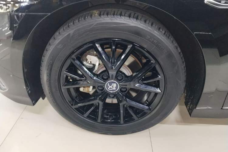 Used BYD Han 2024 DM-i Glory Edition 121KM Elite Model Left Front Wheel Hub