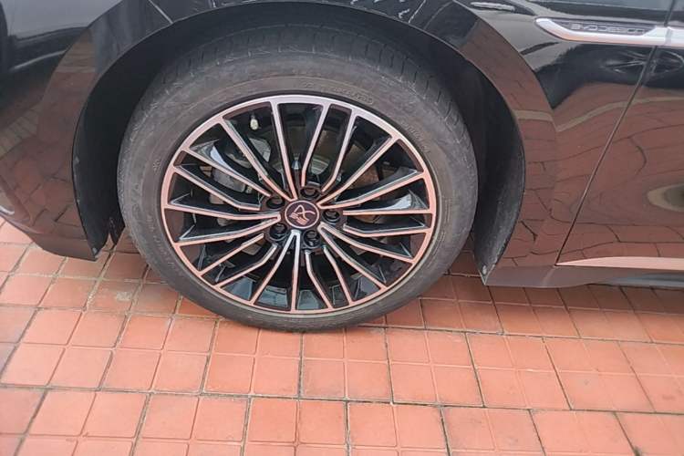 Used BYD Han 2024 EV Glory Edition 506KM Front-Wheel-Drive Premium Model Left Front Wheel Hub