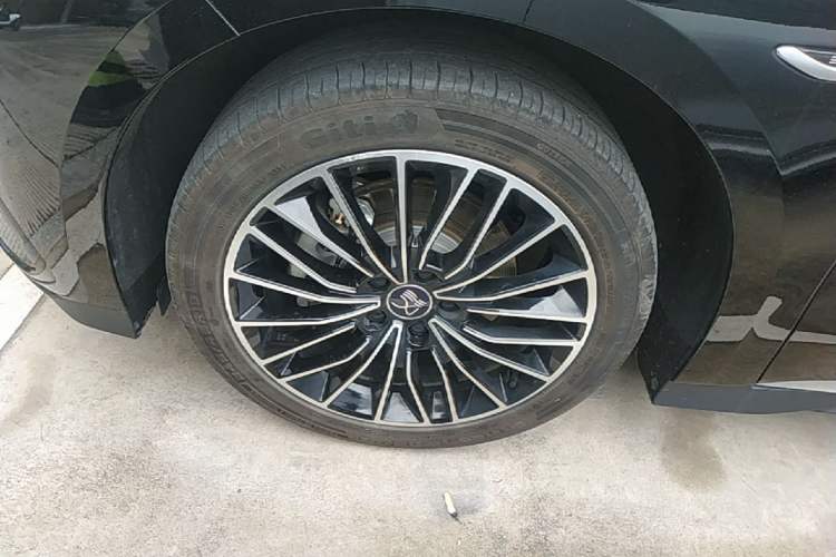 Used BYD Han 2024 EV Glory Edition 506KM Front-Wheel-Drive Premium Model Left Front Wheel Hub