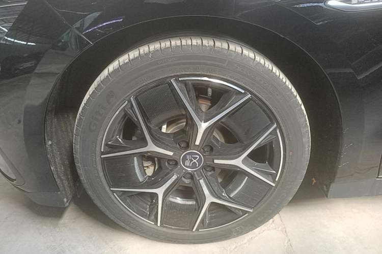 Used BYD Han 2024 EV Glory Edition 605KM Front-Wheel-Drive Premium Model Left Front Wheel Hub