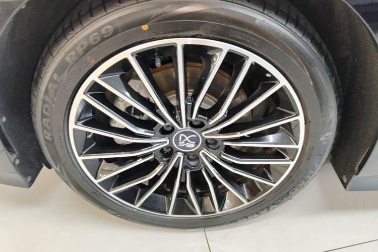 Used BYD Han 2024 DM-i Glory Edition 121KM Prestige Model Left Front Wheel Hub