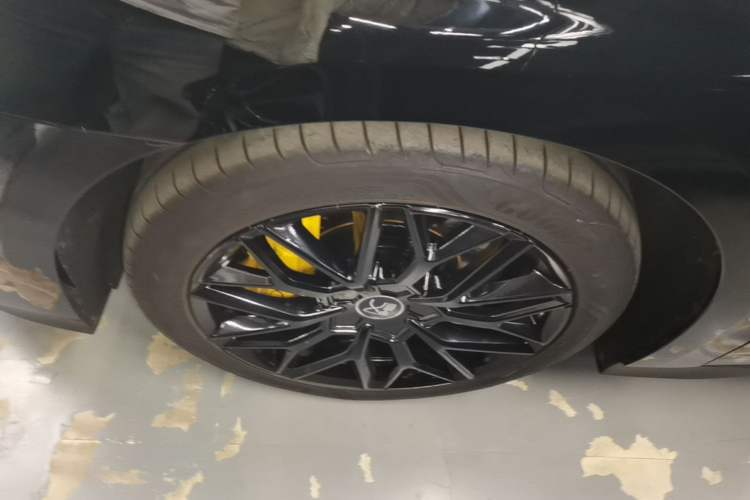 Used BYD Han 2024 DM-p War God Edition Left Front Wheel Hub