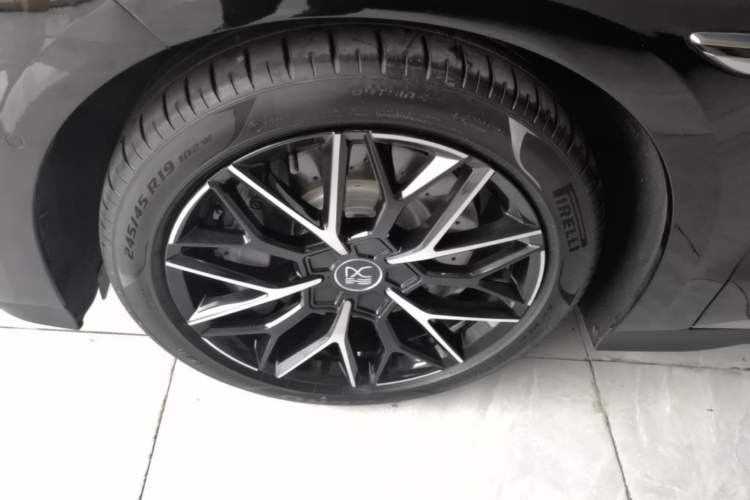 Used BYD Han 2024 EV Glory Edition 610 km All-Wheel Drive "Tian Shen Zhi Jia" Intelligent Driving Model Left Front Wheel Hub