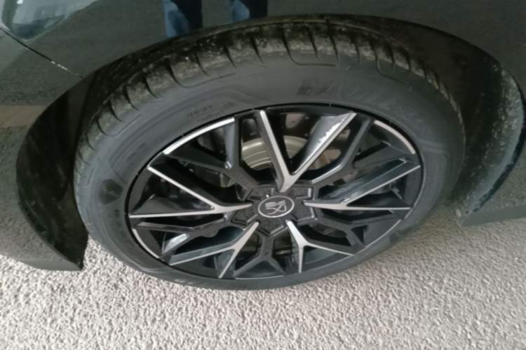 Used BYD Han 2024 EV Glory Edition 610 km All-Wheel Drive "Tian Shen Zhi Jia" Intelligent Driving Model Left Front Wheel Hub