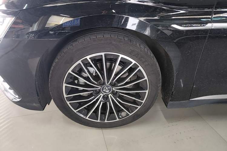 Used BYD Han 2024 DM-i Glory Edition 121KM Prestige Model Left Front Wheel Hub