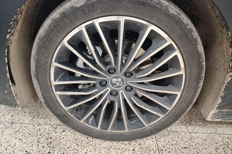 Used BYD Han 2024 DM-i Glory Edition 121KM Premium Model Left Front Wheel Hub