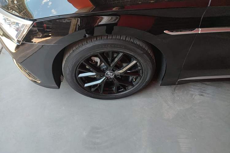 Used BYD Han 2024 DM-i Glory Edition 121KM Elite Model Left Front Wheel Hub