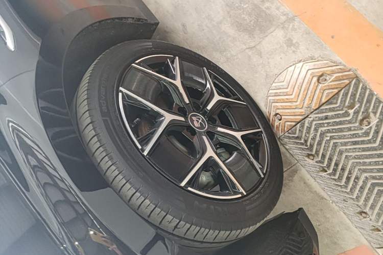 Used BYD Han 2024 EV Glory Edition 605KM Front-Wheel-Drive Premium Model Left Front Wheel Hub