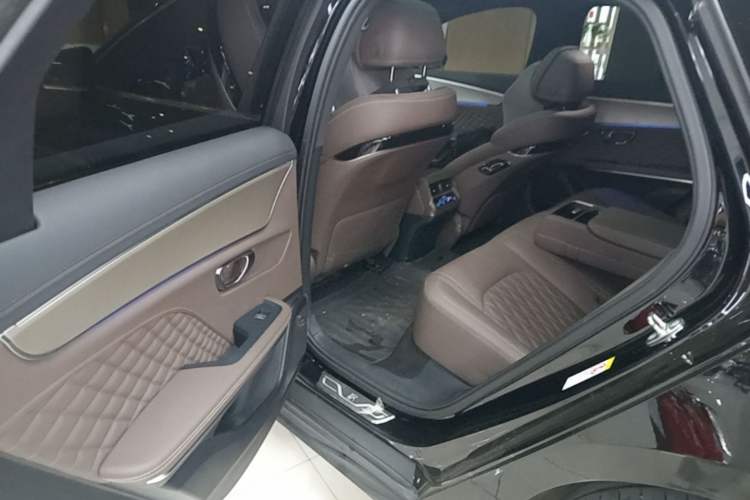 Used BYD Han 2024 EV Glory Edition 506KM Front-Wheel-Drive Premium Model Left Rear Seat