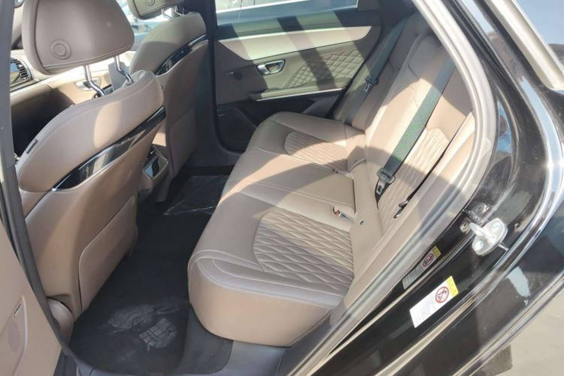 Used BYD Han 2024 EV Glory Edition 605KM Front-Wheel-Drive Premium Model Left Rear Seat
